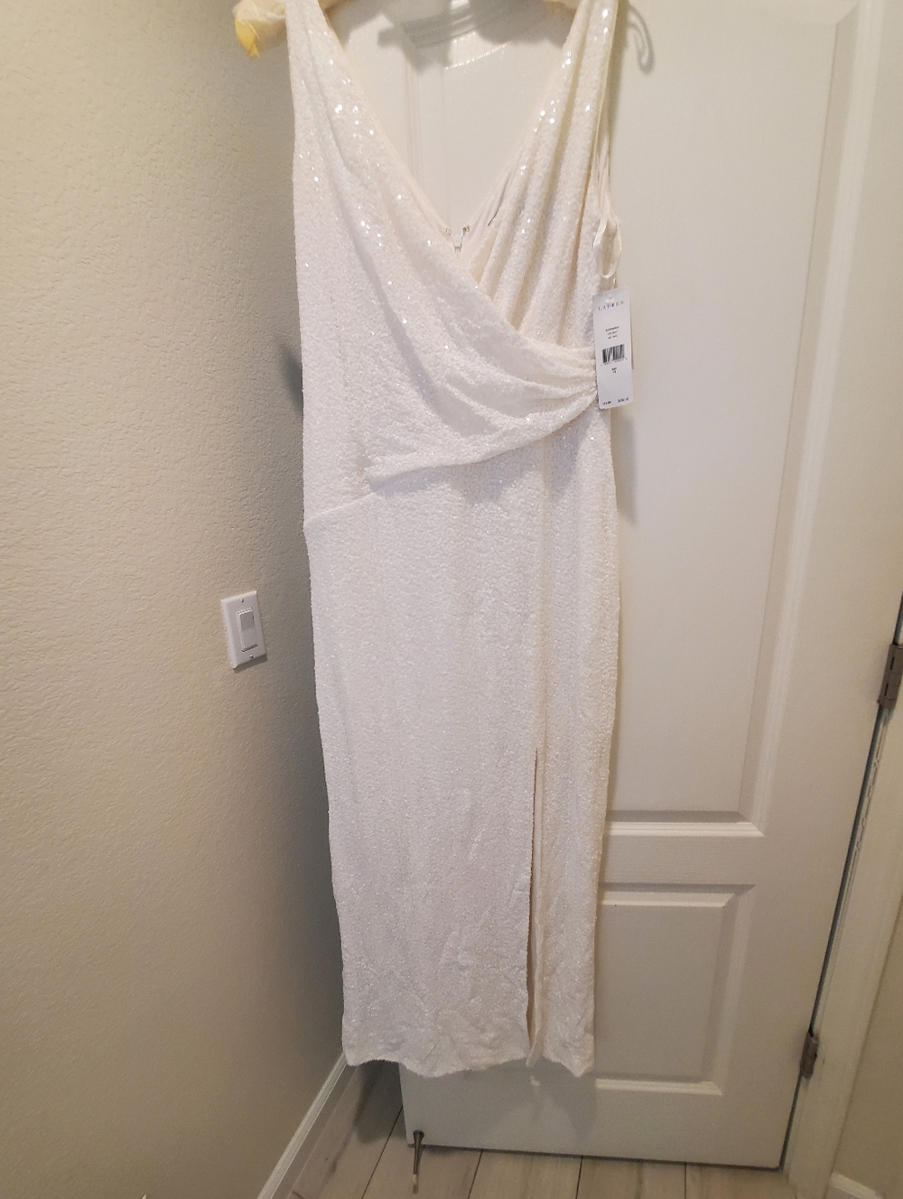 Elegant Ralph Lauren White Sequin Draped V-Neck Evening Dress